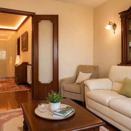 Deluxe Vicino Al Mare E Al Centro Con Parcheggio Privato Διαμέρισμα *